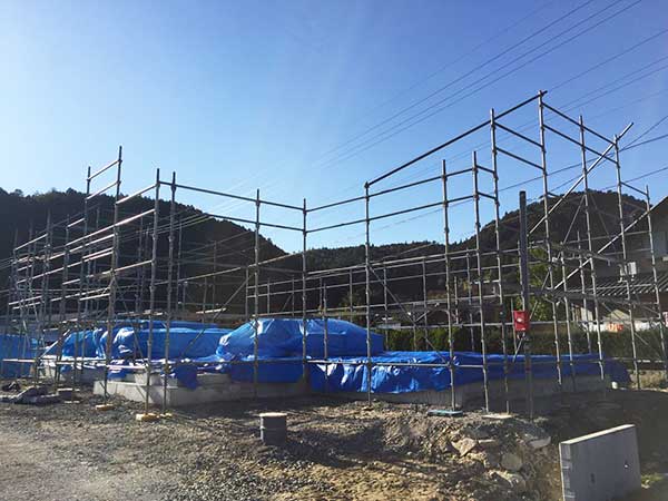 建て方のビケ足場
