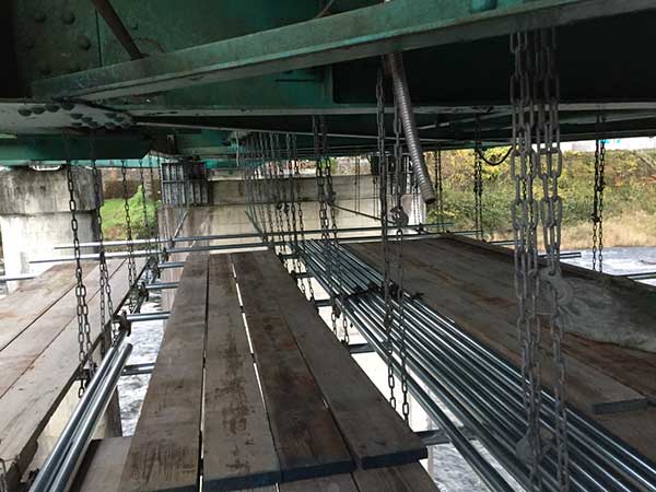 吊り足場の足場組立 | 足場組立・鳶工事のKRS株式会社【岐阜県土岐市】